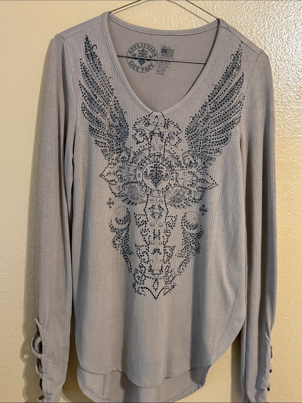 Affliction Women's Long Sleeve V-Neck Graphic Top in Light Gray